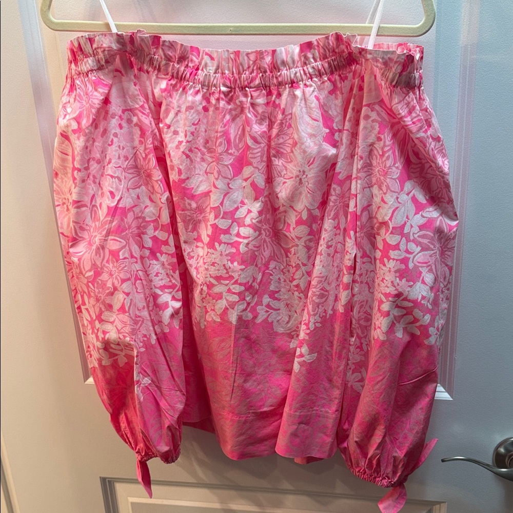 Lilly Pulitzer NWT Pink Floral Off-Shoulder Shirt with cuff bow detail - Picture 4 of 7